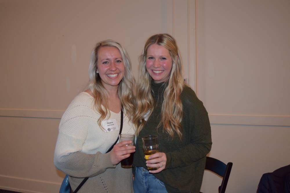 Two rowing alumni at the event together.
